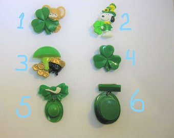 Vintage St. Patrick 's Day Pins, Your Choice,  Green Plastic St. Patty's Day Pins, B66