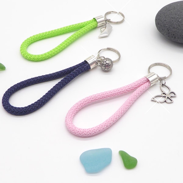 small keychain made of sail rope, color request possible, with pendant made of metal, choose your design