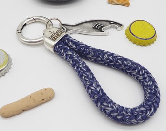 Key ring made of sailing rope or climbing rope with engraved end cap 'yummy beer' and with a shark bottle opener, nice gift