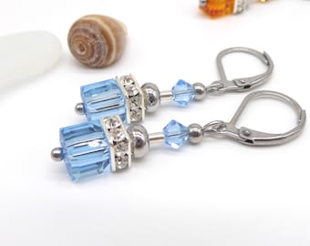 Boucles d’oreilles étincelantes avec swarovski® cubes, avec bris pliante, accessoires entièrement en acier inoxydable, disponible en de nombreuses couleurs