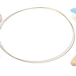 Enkelt guldfärgat halsband, 3-radigt, med tryckknapp, finns i längder från 40 cm till 65 cm, guldfärgat, för hängen, pärlor, ringar, stenar...