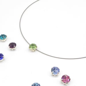 Choker with sparkling glass stone, many colors to choose from, with plug closure, very fine necklace with pendant