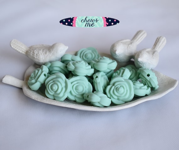rose toy with leaf 24 Sexy Summer Outfits You'll Want to Copy This Season main image 1