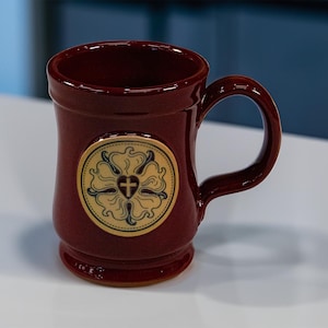 Limited Edition Luther Rose Schnellschuss Maroon Mug