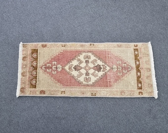 Antique Small Oushak Rug,Handmade Tiny Welcome Mat,Small Distressed Entryway Rug,Gift Rug,Turkish Yastik Rug,1&#39;5&#39;&#39;x3&#39;3&#39;&#39; Low Pile Mat Rug