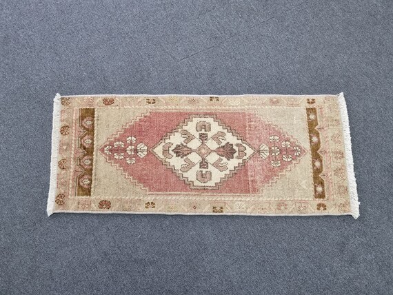 Antique Oushak Wool Rug: Small Turkish Entryway Mat (1'5''x3'3'')