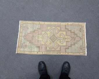 Antique 1&#39;8 x 3&#39;4&#39;&#39; Neutral Rug, 2x3 Turkish Hallway Rug, 2x3 Kitchen Rug, 2x3 Low Pile Bedroom Rug, 2x3 Neutral Entry Rug, 2x3 Bathroom Rug
