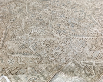 7'10''x10'8'' Antique Heriz Rug: 8x11 ft Neutral Turkish Wool Carpet
