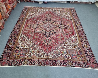 7.9x9.8 Vintage Heriz Rug: 8x10 Pale Color Antique Bedroom Carpet