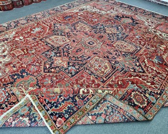 8x11 Antique Heriz Rug: 8'2"x10'10'' Hand-Woven Wool Vintage Medallion Turkish Rug 1940s