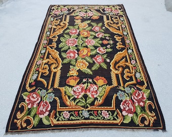 Floral Kilim Rug: Large Turkish Rug, Distressed Wool (6'3'' x 9'4'')
