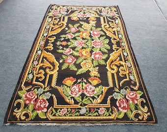 Vintage Bessarabian Kilim Rug: 5'8'' x 9'6'' Floral Wool Rug