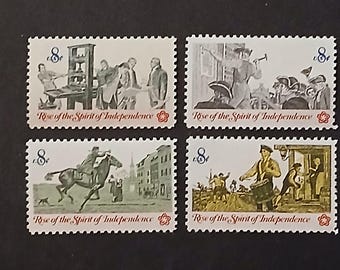 Los sellos del Bicentenario narran la historia del ascenso de nuestra nación. Bloque de 4 sellos nuevos de EE. UU., emitidos en 1976.