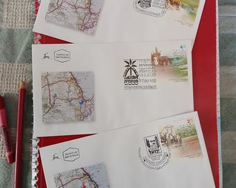 Israels förstadagskuvert - Kevar-Tavor hundraårsjubileum - Menahamiya och Yavne'El hundraårsjubileum - 3 kuvert - 2001 nummer - Samlarobjekt med frimärken