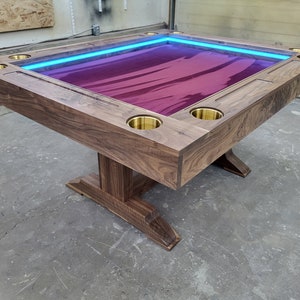 Mesa de jogo de tabuleiro de nogueira com LEDs, capa embutida de 3 peças, entalhe para cartas e suportes para componentes