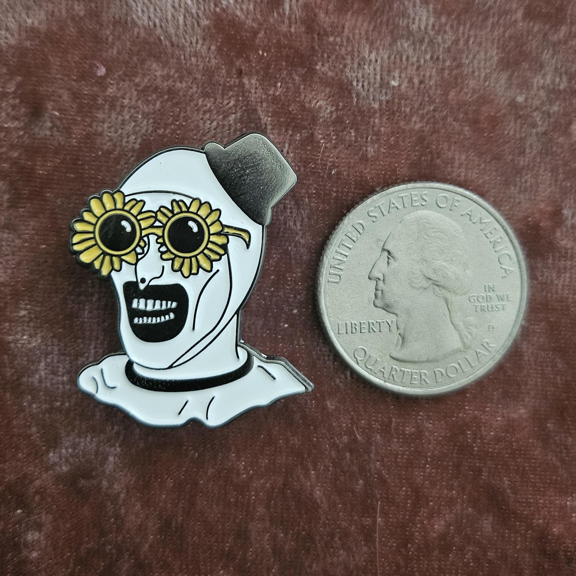 GOTH CLOGS ‘Shoe Charm’ Silver-toned Daisy Art Clown charm