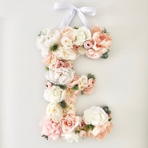 Carta de flor, letra floral, alfabeto, inicial, monograma para berçário de bebês e decoração de casamento
