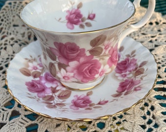 Royal Albert Light Pink Roses Teacup and Saucer, Pink and White Flowers Teacup Set