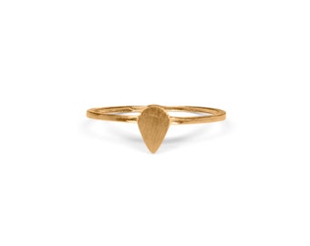 Gold Viola Ring