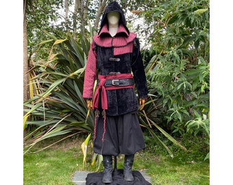 Rogue Warrior LARP Outfit, 6 pieces, Jacket and Hood with Padding, cotton Shirt, Pants, Sash, Leather Belt, Black & Red, medieval cosplay