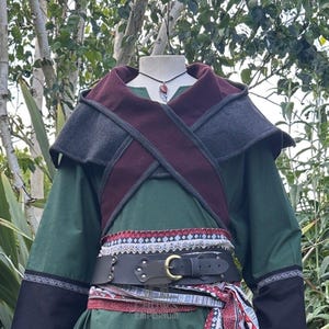 Medieval Scarf Hood - Grey & Maroon Wool | Cowl, Gugel, Mantle | LARP, Assassin, Ranger, Rogue, Viking, Warrior, Fantasy Cosplay, Ren Faire