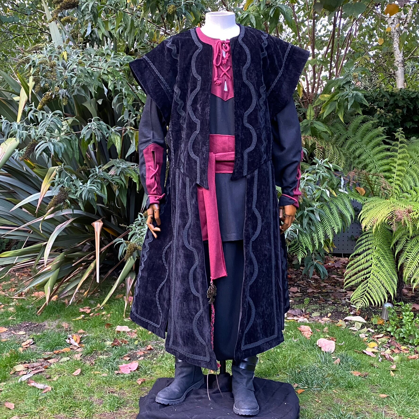 King Raedwald Outfit Medieval Red King LARP Outfit, 6 Pcs, Waistcoat, Hood, Shirt, Pants ...