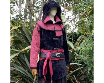 Rogue Warrior LARP Outfit, 4 Pieces, Gambeson Jacket, Padded Hood, Belt, Sash, Black & Red, for Ren Faire, Cosplay, Medieval History Events