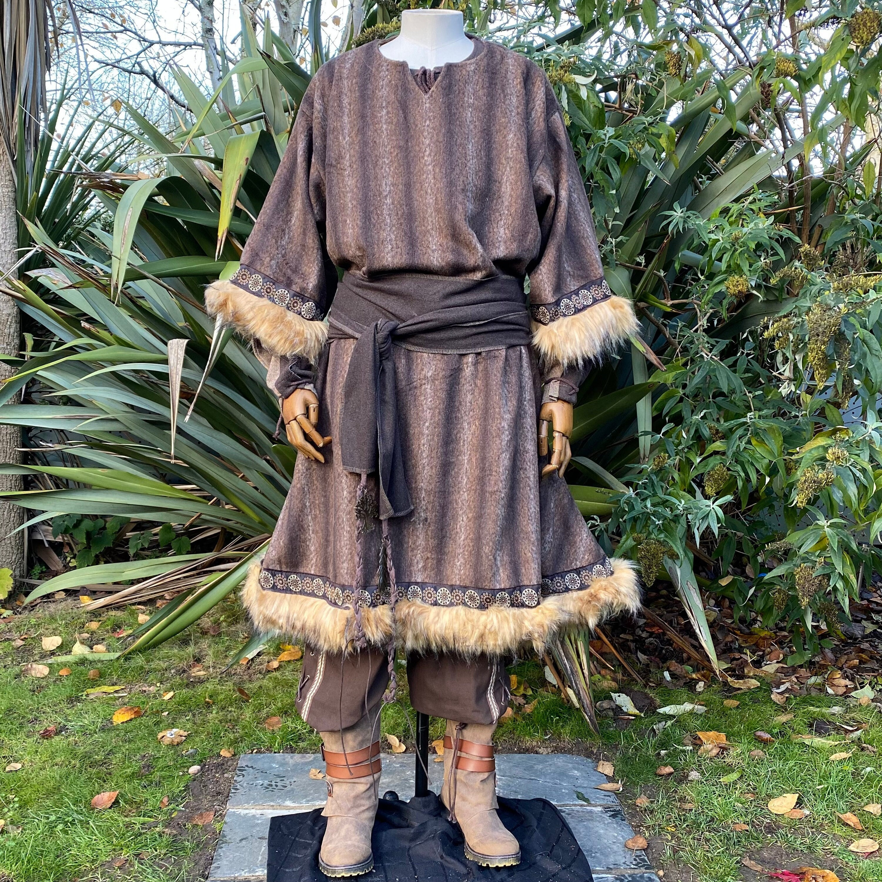 KOMMI コミ　frill tunic Medieval LARP Fur Trim Tunic, Brown, Viking, Ranger, Hunter