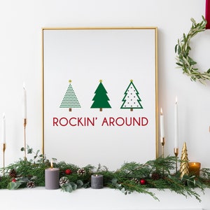 Rockin autour de l’impression numérique de l’arbre de Noël. Chants de Noël Typographie Noël Pine Tree Holiday Home Decor Wall Art. Étiquettes cadeaux pour cartes de Noël