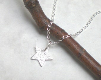 Zarte Halskette mit Stern gebürstet 925 Silber - Kleine Sternkette -tiny - minimalistisch - 925er Sterlingsilber, k982