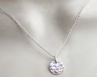 Small 925 silver chain, hammered disc, 10 mm - Simple necklace, round disc - minimalist - Sterling silver (k977)