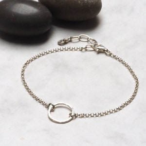 Dainty sterling silver bracelet with hammered silver ring - 925 silver, a997
