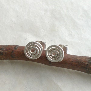 Simple sterling silver studs -  earrings - wire wrapped stud earring - 925 silver (g873)
