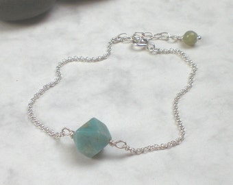 Dainty sterling silver bracelet with sea green amazonite - green arm chain - 925 silver (d510)