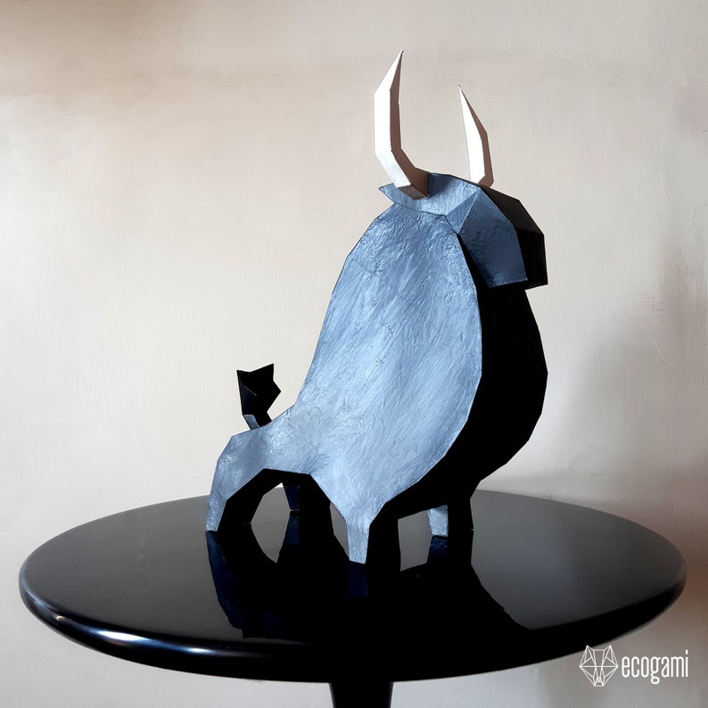 Statue de taureau papercraft, puzzle 3D imprimable, patron PDF papercraft pour faire ta sculpture de taureau image 3