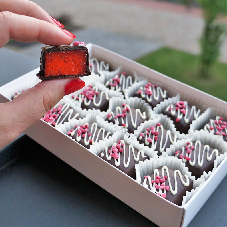Chocolate Covered Strawberry Jelly Candy 16piece Box 300 G Etsy
