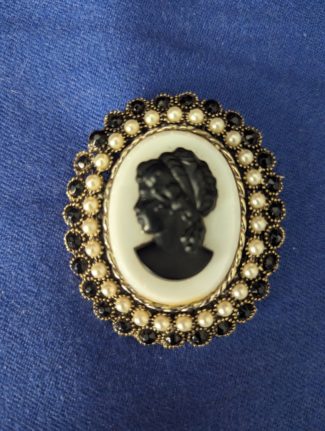 Vintage Victorian Unique Black and White Cameo Brooch With Clasp ...