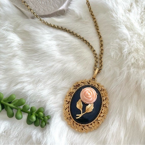 Vintage Avon Floral Medallion Pendant Necklace - image 2