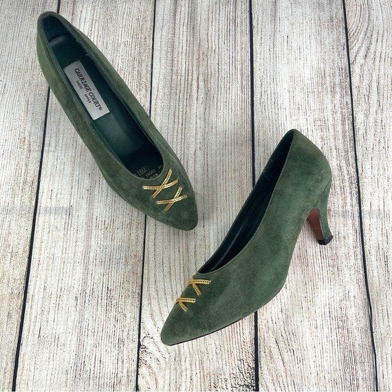靴 pointed-CURLS / GREEN & LIGHT GREEN Vintage Carriage Court Green Suede Heels Gold Chain Embellishments