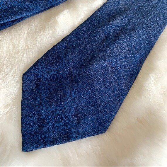 Vintage Blue Textured Necktie - image 2