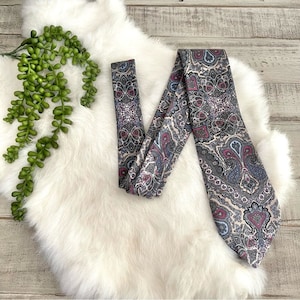 Vintage Slip Stitch Multicolored Paisley Patterned Silk Necktie Tie Grey Blue