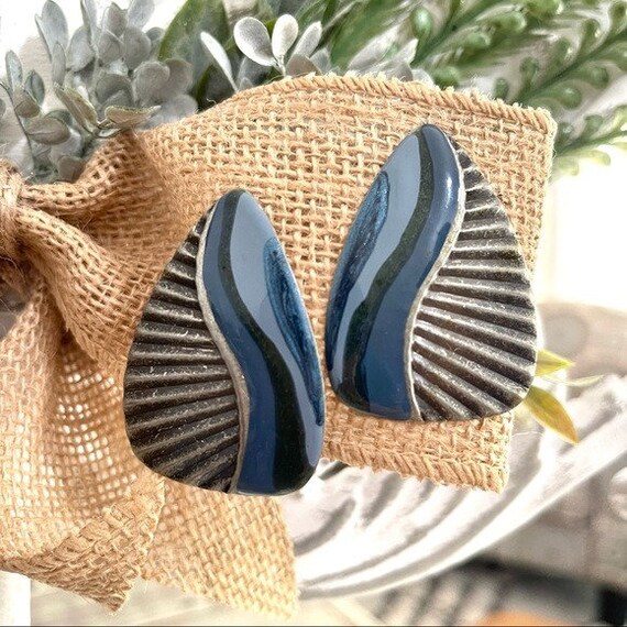 Vintage Triangular Statement Earrings Textured Si… - image 2