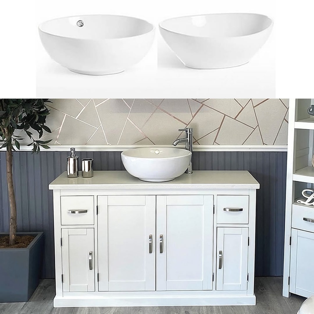 Off White Painted Bathroom Vanity Unit 123cm Wide With White Quartz Top ...