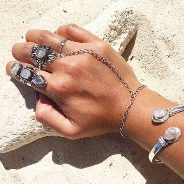 Uitverkoop! Lunar Twilight armband - Rainbow Moonstone of Garnet steen