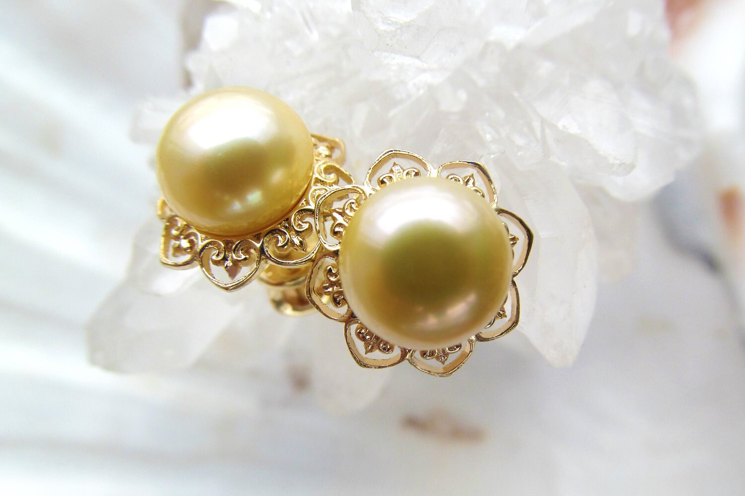 серьги золотые с жемчугом артикул 11566137 prima exclusive. серьги с жемчугом золотые 583 пробы ссср. серьги золотые с жемчугом 583пр советские. золотое кольцо ереванский ювелирный завод 583 пробы с жемчугом. пусеты 583 с гранатом.