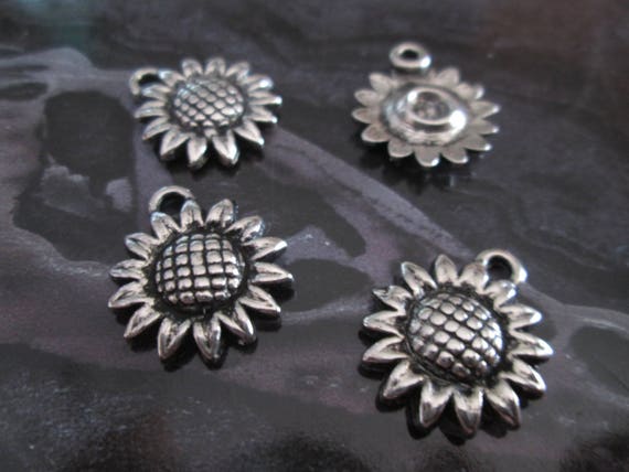 Sunflower Charm//Pendant Tibetan Antique Silver 12mm 25 Charms Accessory Crafts