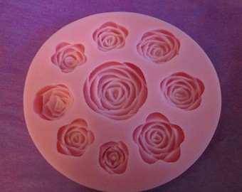 Moule silicone 9 roses pour pâte à sucre ou d'amande