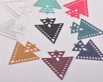 2 estampes triangle 30 x 25 mm - laiton peint - 10 coloris