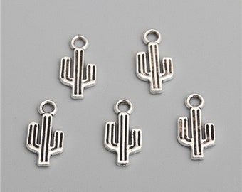 10 breloques cactus  en métal argenté - 15 x 8 mm