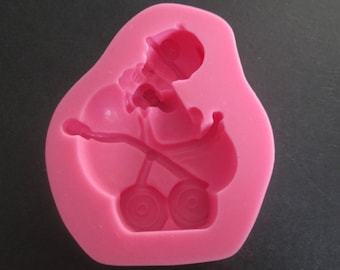 Moule silicone bébé dans poussette pour pâte à sucre ou d'amande